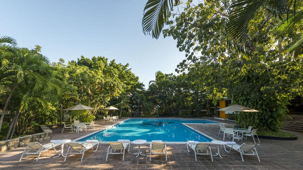 HS HOTSSON Hotel Tampico Exterior foto
