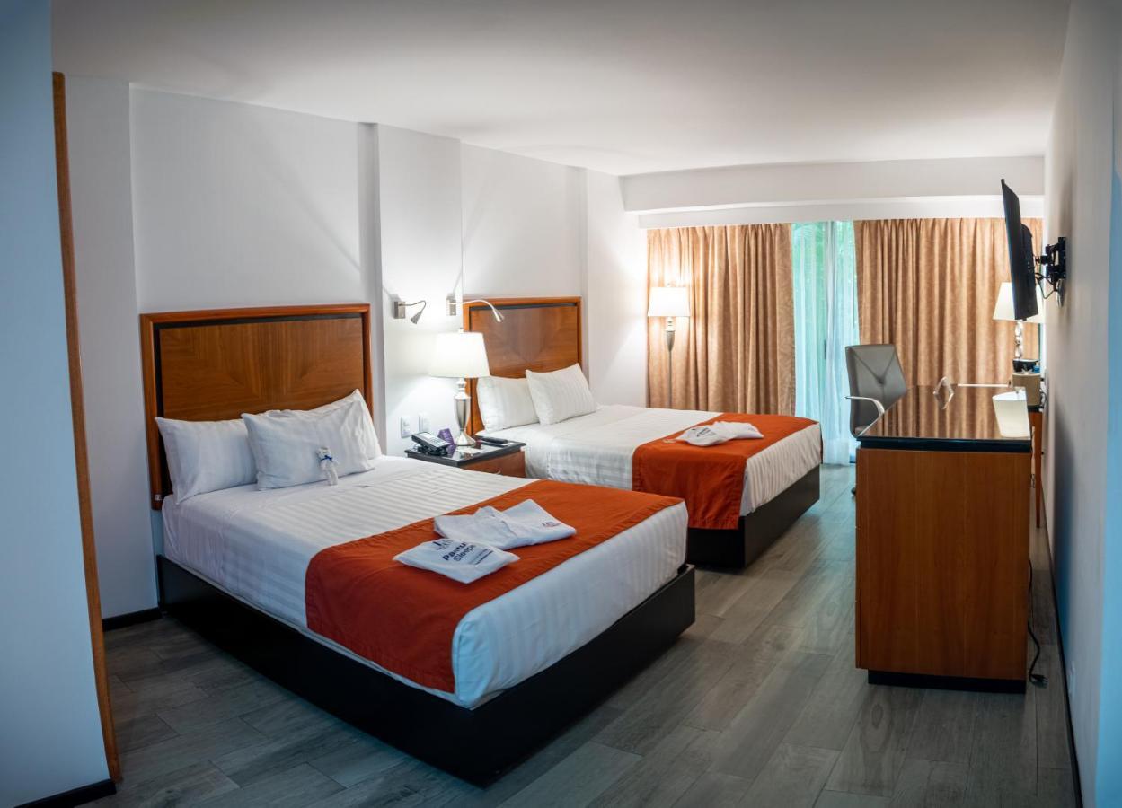 HS HOTSSON Hotel Tampico Exterior foto