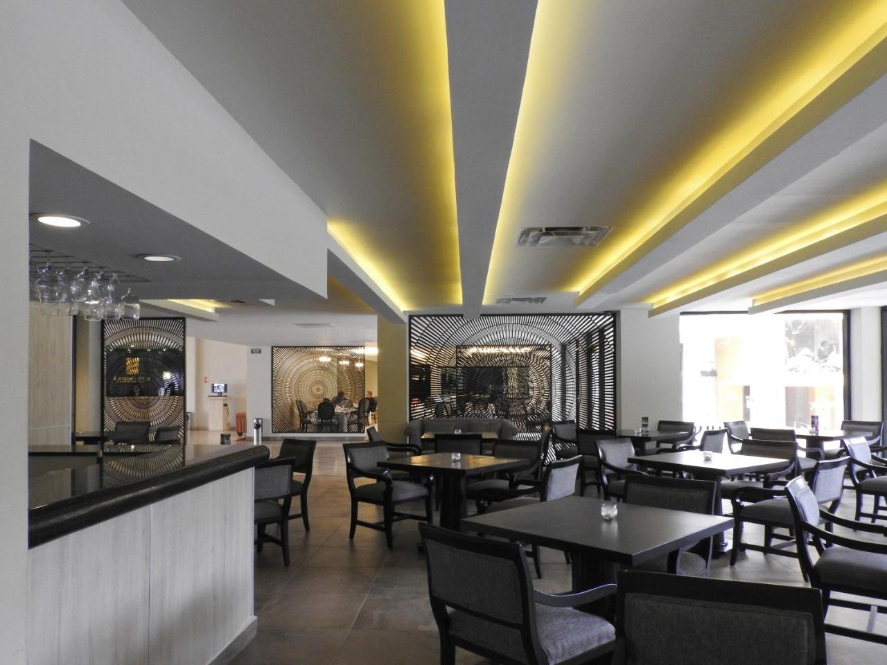 HS HOTSSON Hotel Tampico Exterior foto